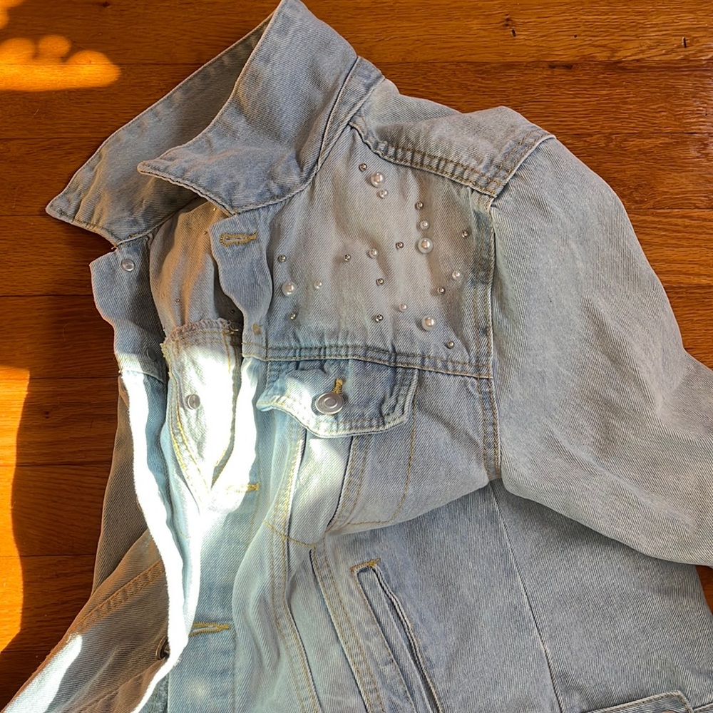 Denim jacket with pearls